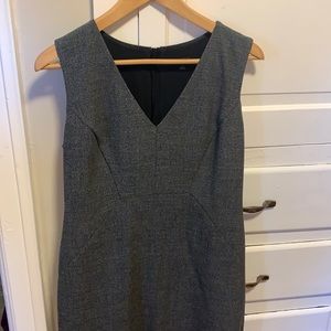 Ann Taylor Grey Sleeveless Dreas